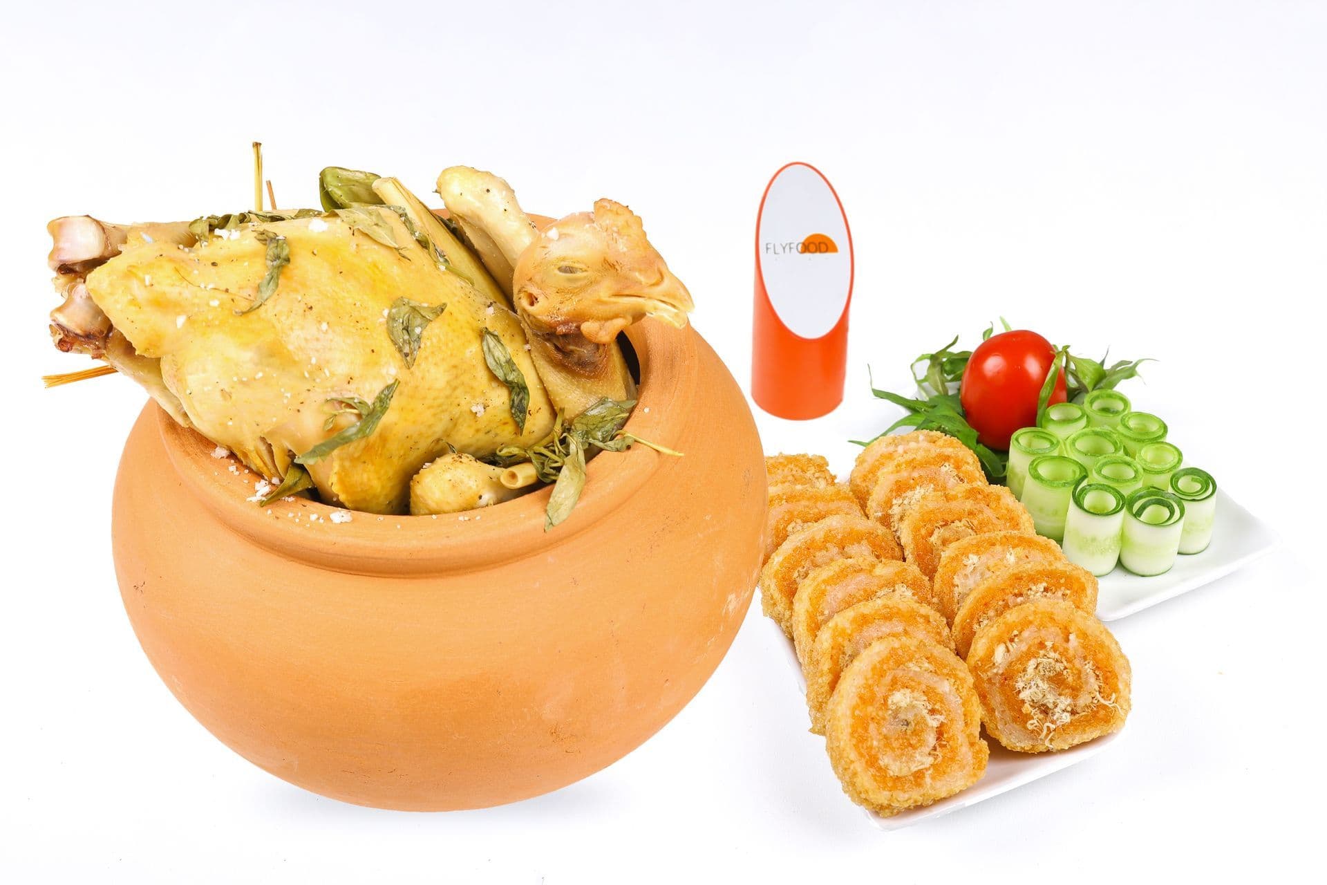 SALT-FREE CHICKEN IN A CLAY POT: THE ESSENCE OF LAND - FOREST - SEA COMBINED IN FLYFOOD DISHES